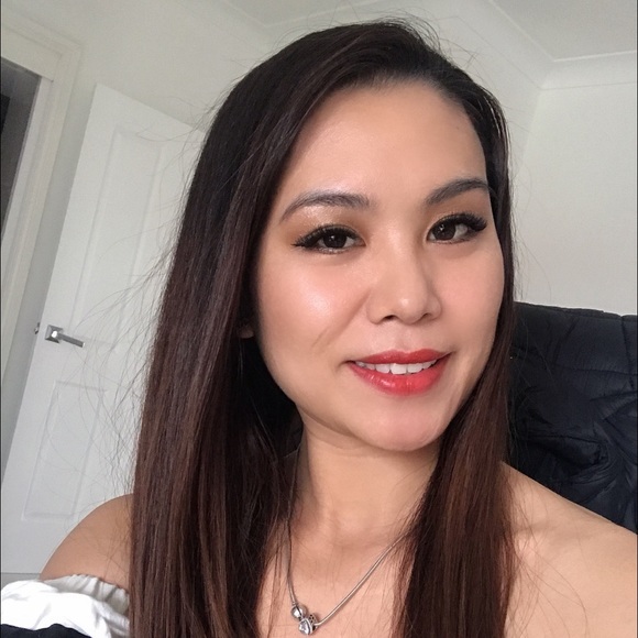 Meet your Posher, Vicky - Picture 1 of 1